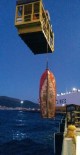 SÜLEYMAN DEMİR - 3 Kişiye Mezar Olan Sandal Vinç Yardımı İle  Denizden Çıkartıldı