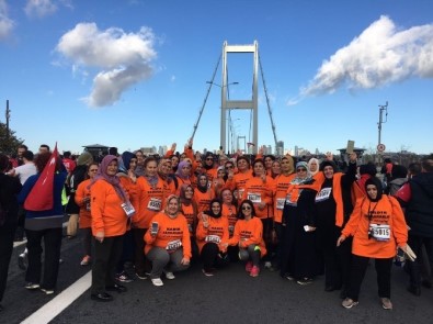 AK Kadınlar, 15 Temmuz Şehitleri İçin Koştu