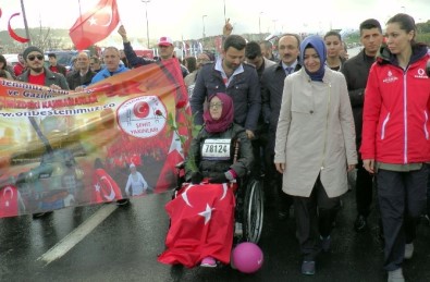 Bakan Kaya, Vodafone 38. İstanbul Maratonu'na 15 Temmuz Gazileriyle Katıldı