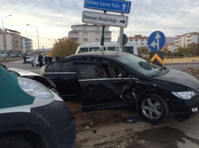 Elazığ'da Trafik Kazası Açıklaması 3 Yaralı
