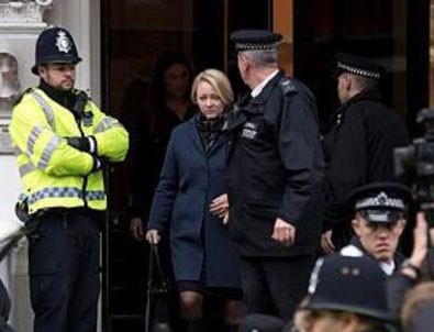 Julian Assange, Londra'da sorgulandı