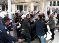 DENIZ YıLDıRıM - Kapatılan Çağdaş Hukukçular Derneği Üyelerinin İzinsiz Eylemine Polis Müdahalesi