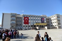 HAKAN TÜTÜNCÜ - Tütüncü,  Çamlıbel Anadolu Lisesini Ziyaret Etti