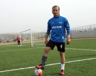 ESKİ FUTBOLCU - 50 yaşındaki genç futbolcu