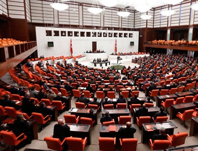 AK Parti, yeni anayasa teklifini MHP'ye iletti