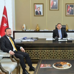 Başkan Doğan, Çevre Ve Şehircilik Bakanı Mehmet Özhaseki'yi Ziyaret Etti