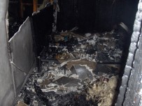 TATARLı - Prefabrik Ev Çıkan Yangında Kül Oldu