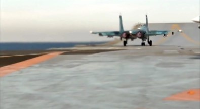 Rus Gemisinden Kalkan Uçaklar Bombardıman Yaptı