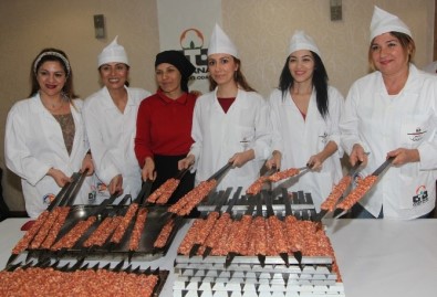 Tescilli Adana Kebabı'nda Yeni Ustalar Yetişiyor