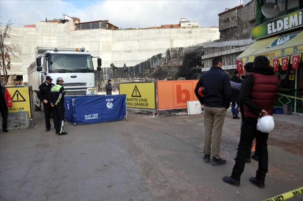 Kamyonu izlerken canından oldu