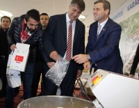 İSRAIL BAYRAĞı - 46 Ülke Ve 81 Şehirden Öğrenciler Un Kattı, 'Hoşgörü Ekmeği' Yapıldı