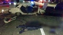 Ambulans İle Otomobil Çarpıştı Açıklaması 2 Ölü, 7 Yaralı