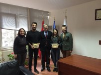 SUI GENERIS - Anadolu Üniversitesi Hukuk Fakültesi Tiyatro Topluluğu Sui Generis'e 2 Ödül
