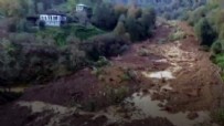 HEYELAN FACİASI - Artvin'de heyelan tehlikesi: 18 ev tahliye edildi