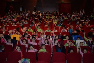 Bilecik'te Çocuklar Tiyatroyla Buluşuyor