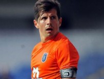 İSTANBUL BAŞAKŞEHİRSPOR - Emre Belözoğlu imzayı atıyor