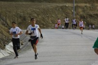 KROS YARIŞMASI - Hakkari'de Kros Yarışması