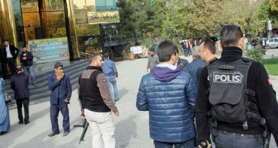 Polisten HDP'li başkana tokat gibi cevap!