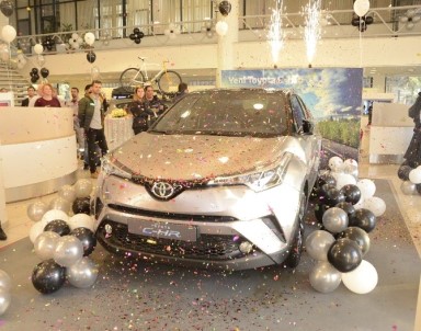 Yeni Toyota C-HR'nin Tanıtımına İzmir'de Yoğun İlgi