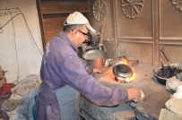 KALAYCILIK - Bakıra Hayat Veren Meslek Unutulmaya Yüz Tuttu