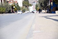 ŞEBEKE HATTI - Büyükşehir'den Mut'ta Yol Ve İçme Suyu Çalışmaları