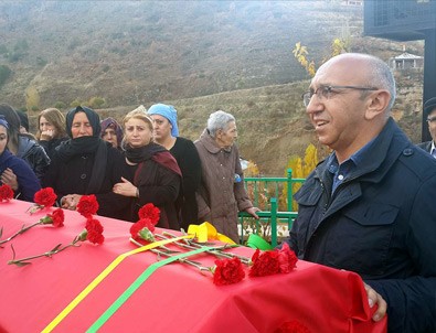 HDP Milletvekili Önlü, terörist cenazesine katıldı