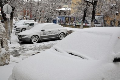 Kars'ta Kar Yağışı