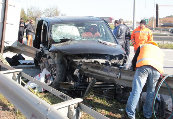 Bariyerler ok gibi saplandı