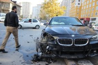 2 Otomobil Çarpıştı Açıklaması 1 Yaralı