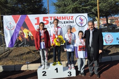 Bozüyük Saffet Şeker Ortaokulu'ndan 15 Temmuz Şehitlerini Anma Etkinliği