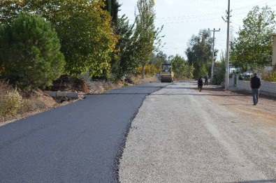 Döşemealtı Yağca'da Sıcak Asfalt Çalışması