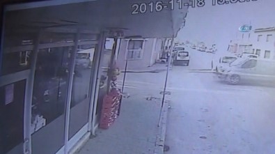 Feci Kaza Kamerada Açıklaması 2 Kişi Ağır Yaralı