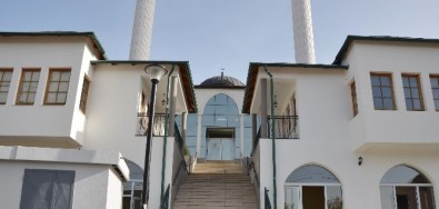 Karadağ'da Bandzovo Brdo Camii Kültürel Aktivite Merkezi Yenilendi