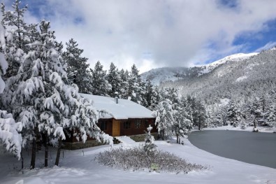 Limni Gölü Beyaz Cennete Döndü