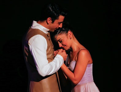 Romeo ile Juliet yepyeni bir anlayışla sahnede