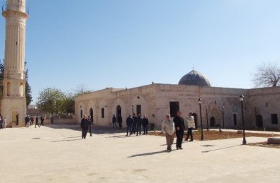 UNESCO Dünya Mirası Geçici Listesi'ndeki Cami 3 Yıl Sonra İbadete Açıldı