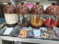 NAYLON POŞET - 69 Yıldır İnsanların Ağzını Tatlandırıyor