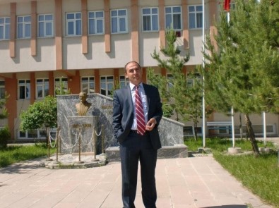 Kars'ta Sağlık-Sen Başkanı Ve İki Doktor FETÖ/KCK'dan Görevden Alındı