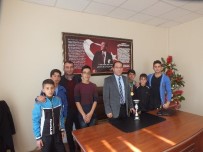 MURAT YILMAZ - Malazgirt Alparslan Ortaokulu Öğrencilerin Atletizm Başarı