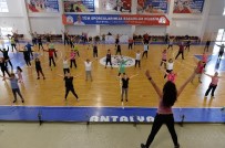 SEZEN AKSU - Muratpaşa Belediyesinin 'Zumba' Kursları Devam Ediyor