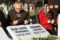 TÜRK TABIPLER BIRLIĞI - Öldürülen Doktor Aynur Dağdemir Mezarı Başında Anıldı