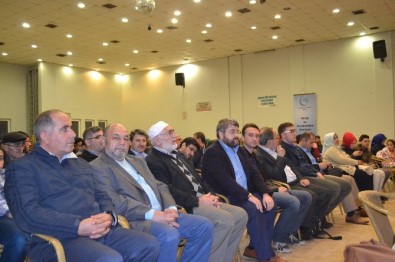 Soma'da 'Kuran-I Kerimi Anlamak Ve Yaşamak' Konferansı