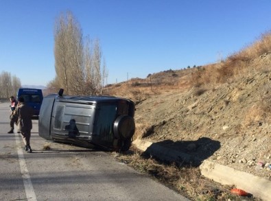 Sungurlu'da İki Araç Çarpıştı Açıklaması 4 Yaralı