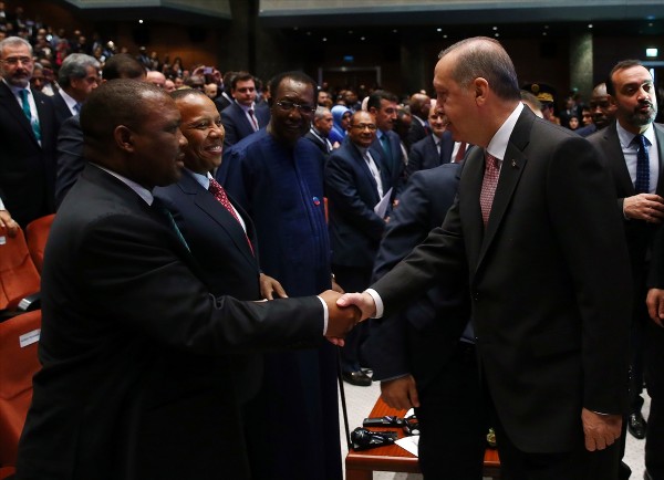 Erdoğan'dan Afrika'ya FETÖ uyarısı