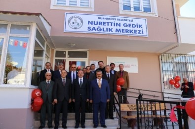 Burhaniye'de Hayır Sever Desteğiyle Yaptırılan Sağlık Merkezi Açıldı