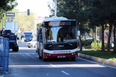 Diyarbakır'da Otobüsler 8 Gün Sonra Çalışmaya Başladı