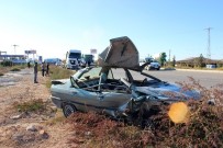 AHMET ŞİMŞEK - Salihli'de Tır İle Otomobil Çarpıştı Açıklaması 3 Yaralı