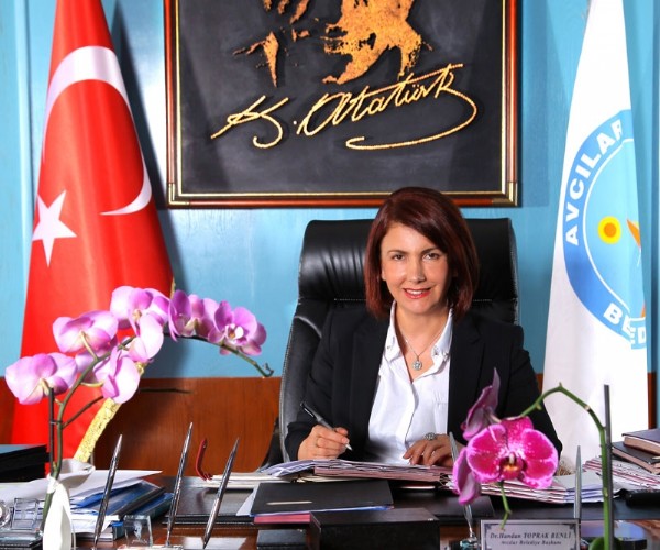 CHP'li başkanın aracına silahlı saldırı