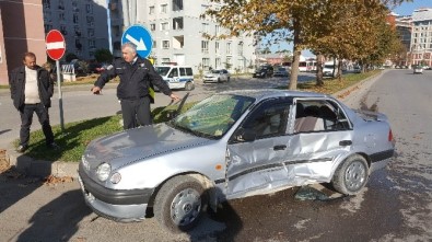 Trafik Kazası Açıklaması 3 Yaralı