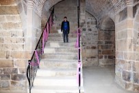 OSMAN KAYA - Döğer Kervansaray'ını Küçük Rehber Eşliğinde Geziyorlar